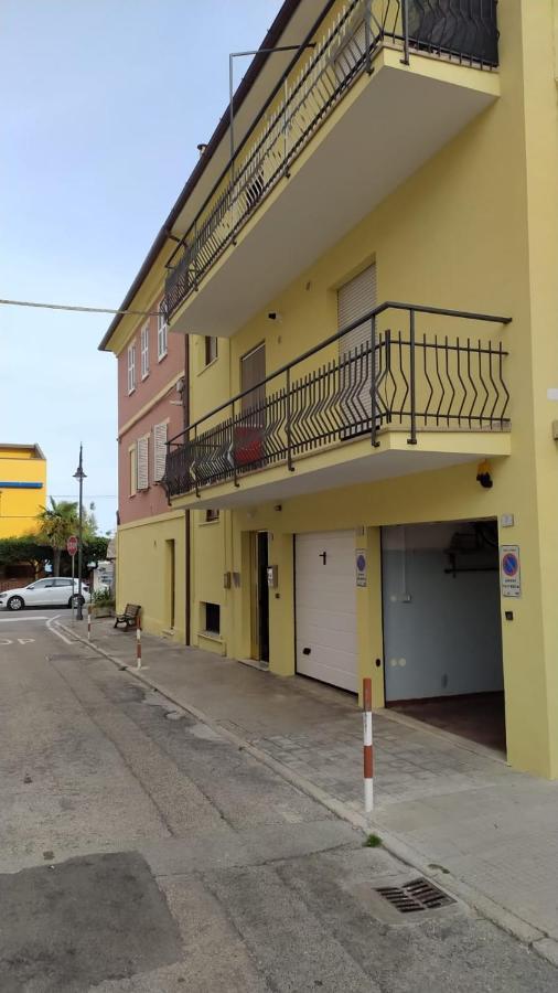 Appartamento Marcella a due passi dal mare Marcelli Esterno foto